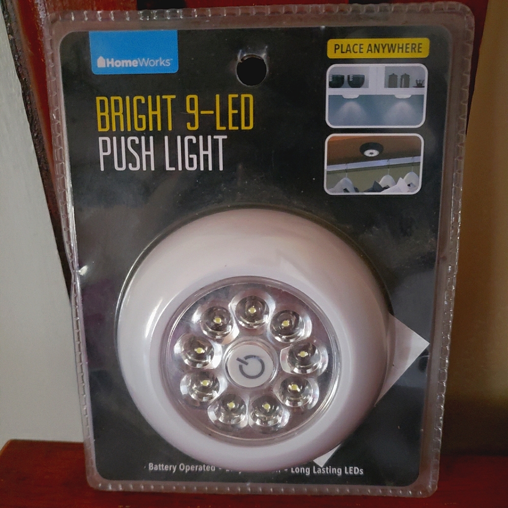 HomeWorks Bright 9 LED Push Light